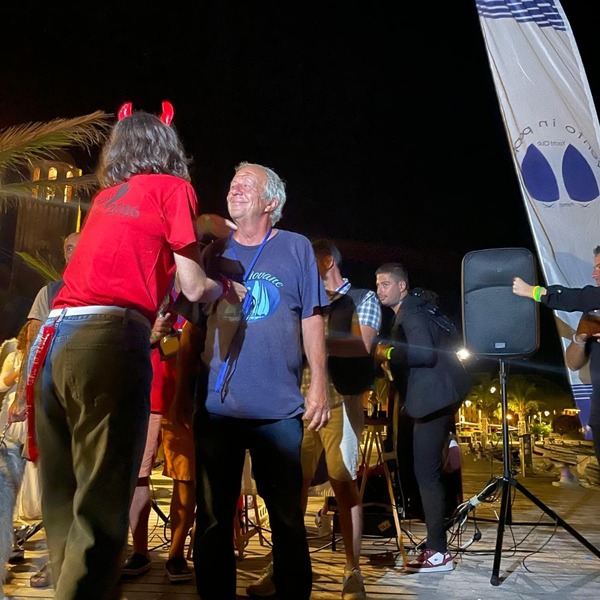 2131c7d4-ac55-480c-9830-39083de9fc5b